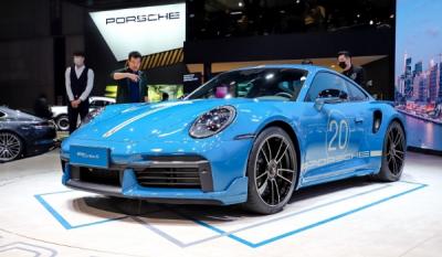 保时捷911新款报价及图片 保时捷911新款落地价(全款落地142万起)